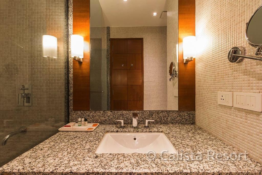 Calista Resort Delhi  Exterior foto