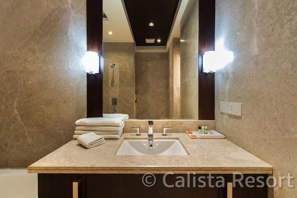 Calista Resort Delhi  Exterior foto